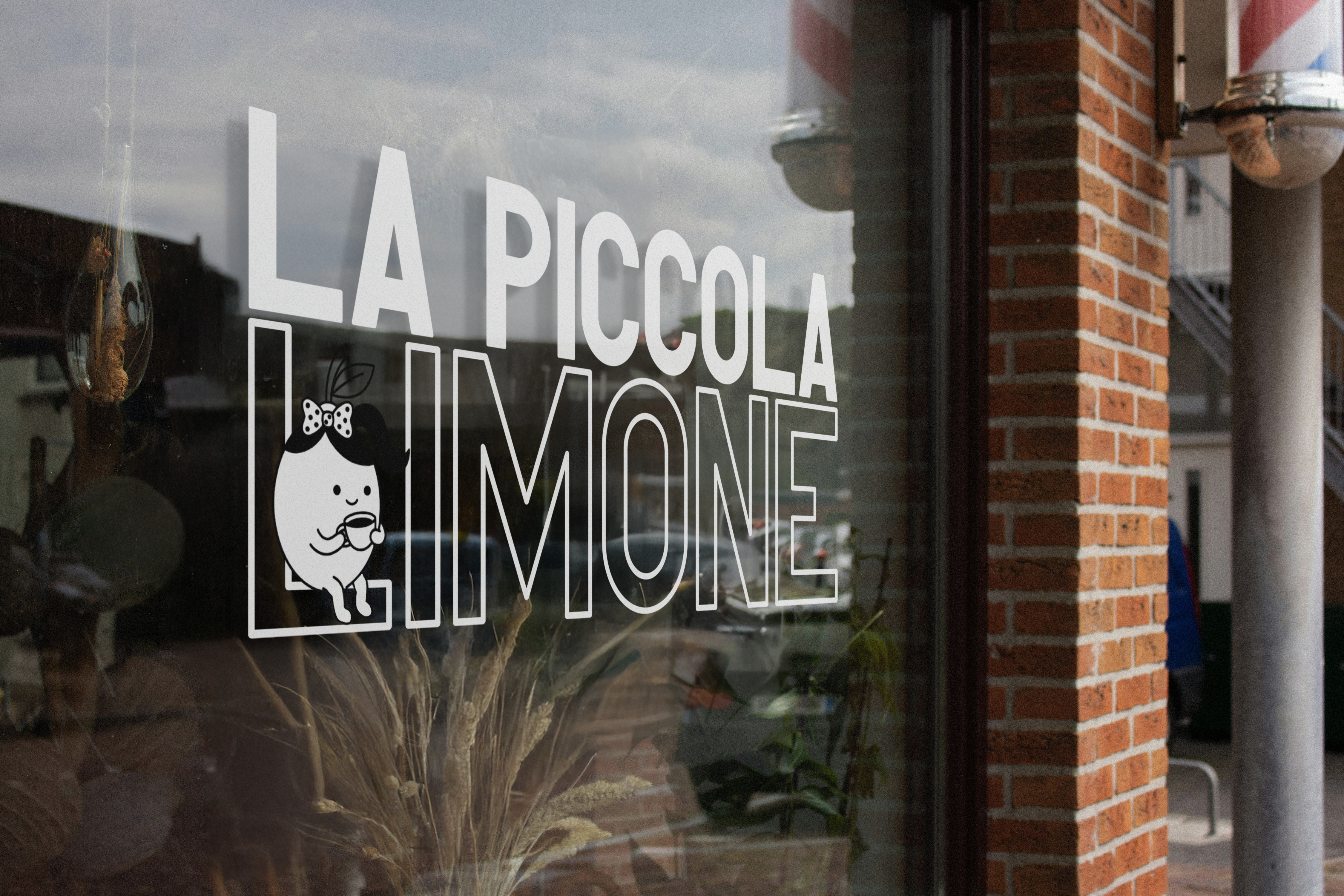 La Piccola Limone Mockup 3